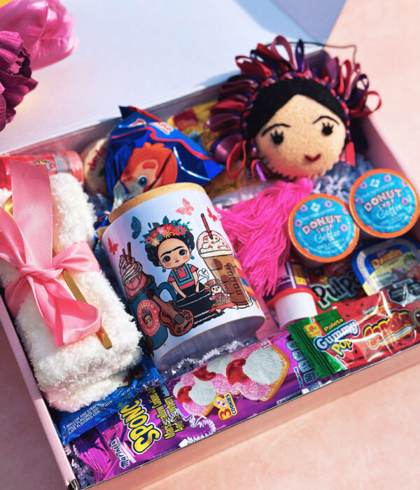 Frida Kahlo lover Gift - Cafecito y Pan Dulce - Frida Kahlo Gift Box - Frida Gift for Her - Conchitas Mug, Birthday Gift for Her - La Frida